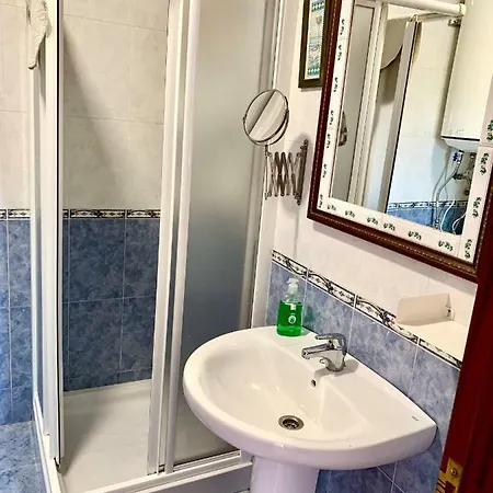 A 50 M De Playa-jardín. Boiro