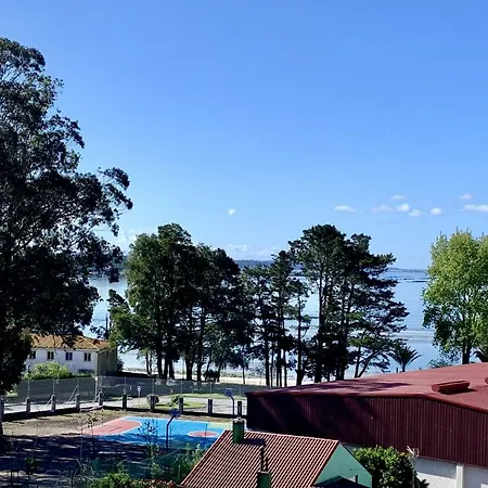 A 50 M De Playa-jardin. * Boiro